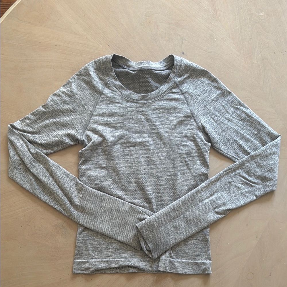 Lululemon Athletica Gray Fitted Long Sleeve T-Shirt